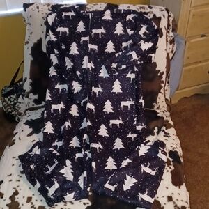 PAJAMAS FOR CHRISTMAS, BLACK AND WHITE AND GRAY. SIZE MEDIUM.